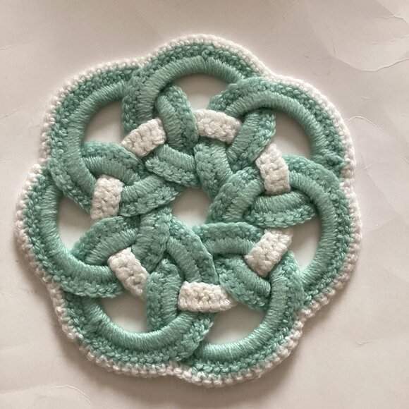 2 Handmade Round Crochet Doilies Trivets Potholders Kitchen Table Linens - Picture 5 of 5